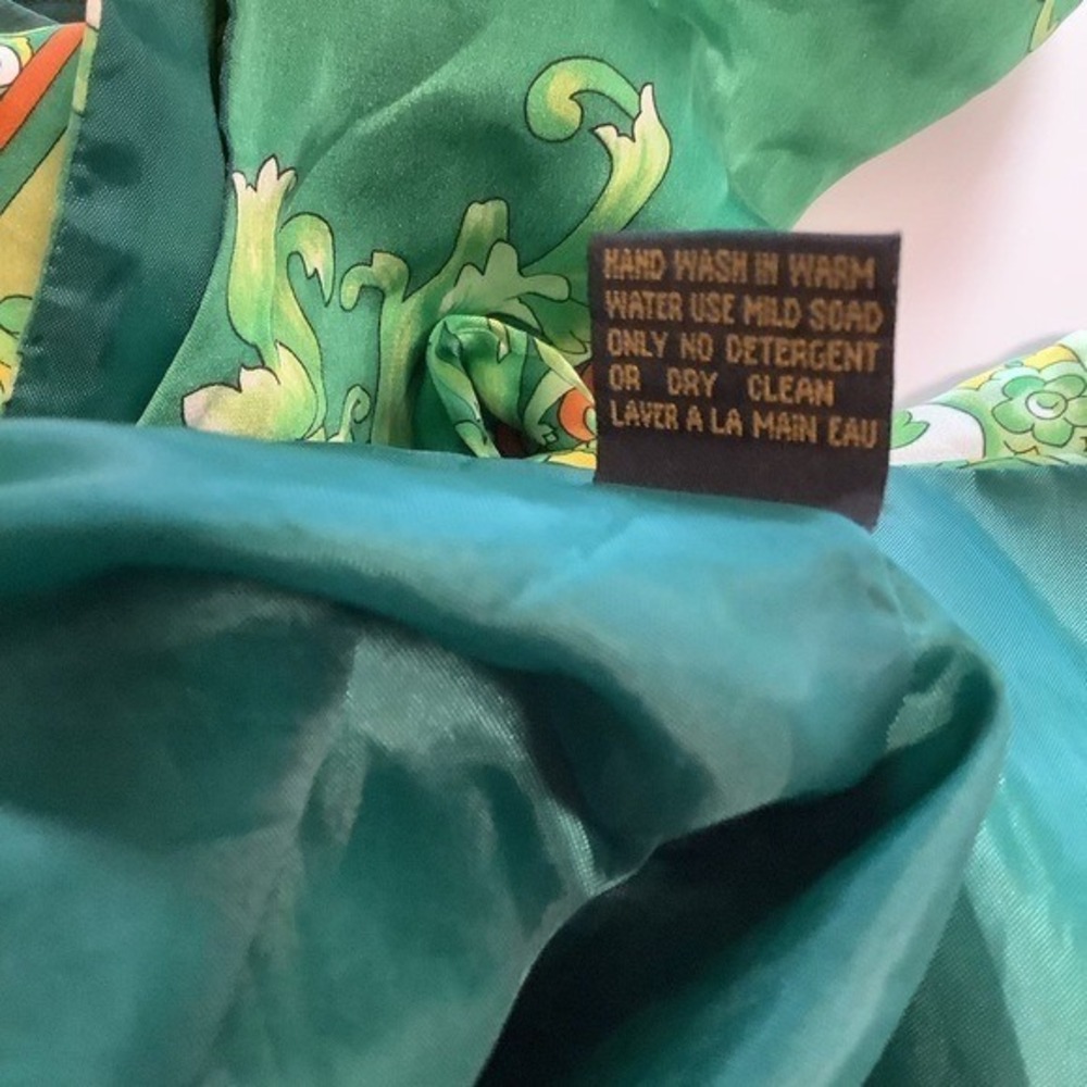 Vintage 100% Silk Green Baroque Medusa Print Button Front Vest Cinch Back XL - Picture 6 of 9
